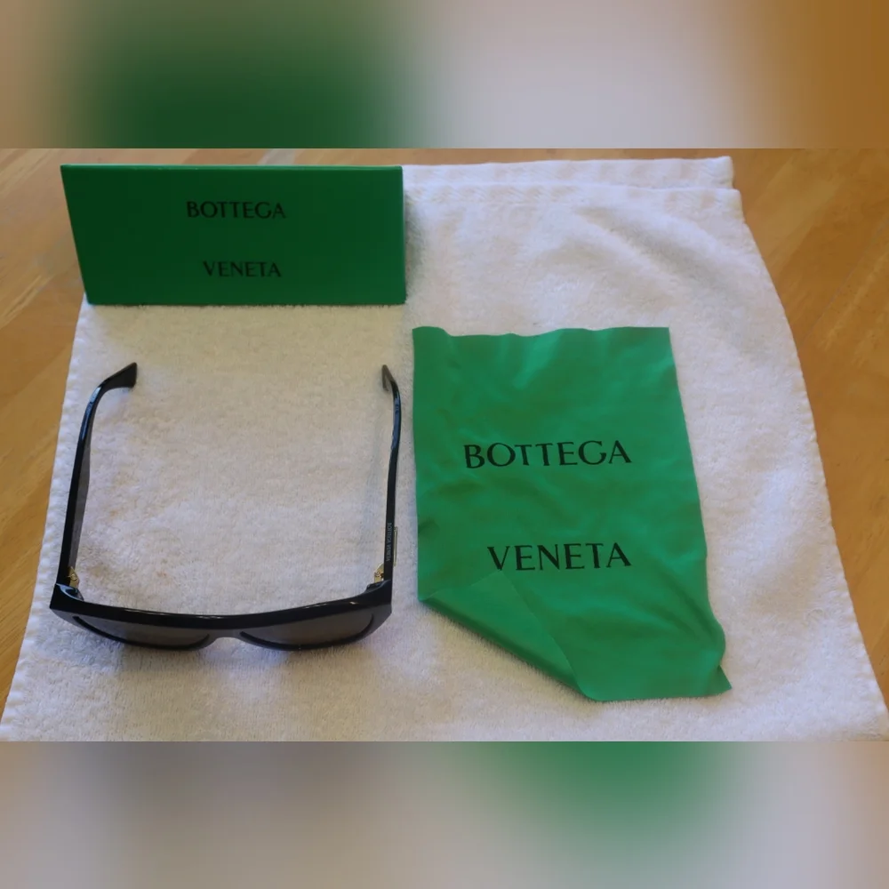 Bottega Veneta black sunglass - Picture 4 of 7